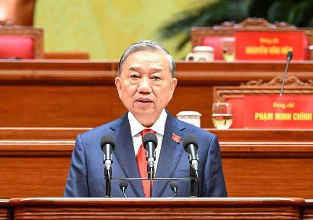 VỮNG BƯỚC DƯỚI CỜ ĐẢNG