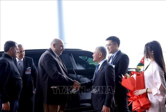Chủ tịch Hạ viện Jordan đến Hà Nội, bắt đầu thăm chính thức Việt Nam