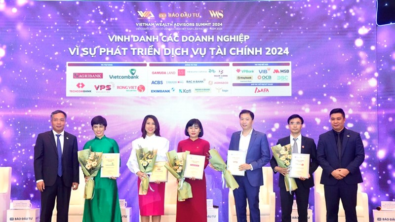 Agribank được vinh danh 3 sản phẩm dịch vụ tài chính tiêu biểu tại Diễn đàn Cấp cao Cố vấn tài chính Việt Nam – VWAS 202
