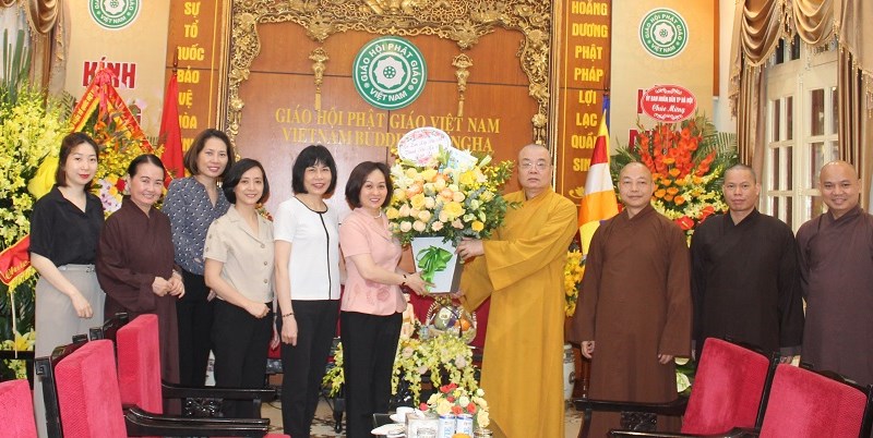 Hội LHPN Hà Nội: Chúc mừng Đại lễ Phật Đản 2022