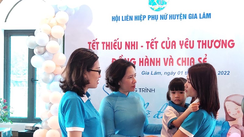 Tổ chức Tết thiếu nhi cho trẻ khó khăn, mồ côi