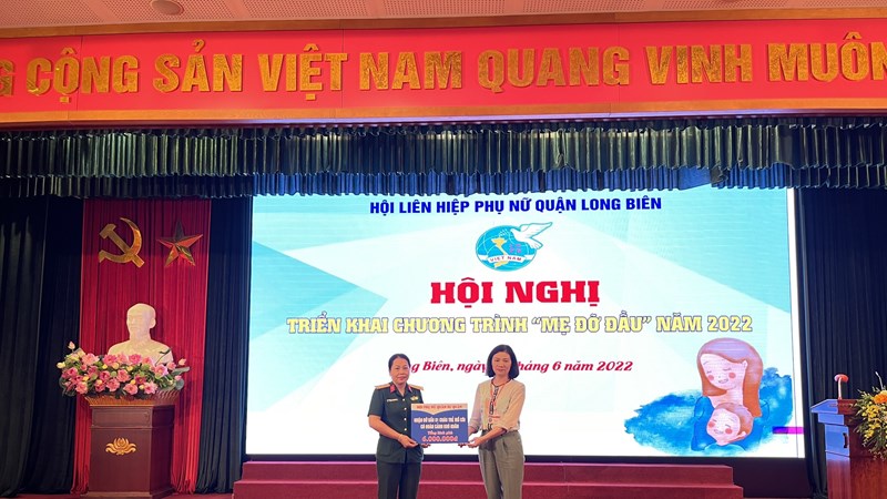 Hội LHPN quận Long Biên: Phát huy tinh thần nhân văn, tấm lòng nhân hậu của phụ nữ Việt Nam