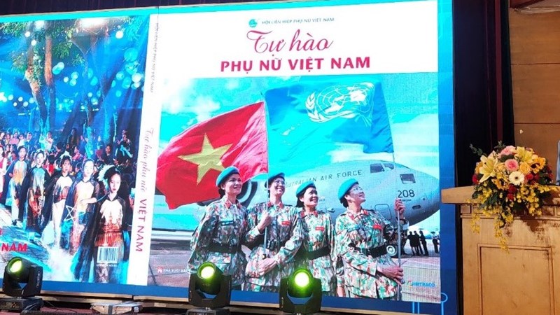 Ra mắt cuốn sách ảnh “Tự hào Phụ nữ Việt Nam”