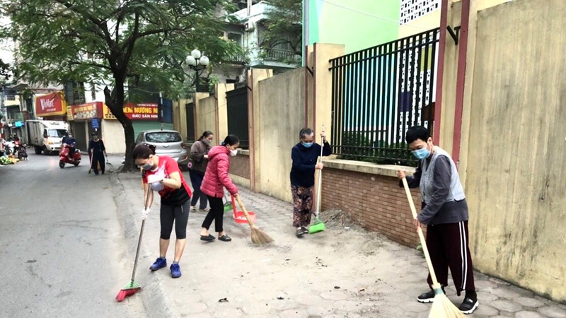 Hội LHPN quận Hoàng Mai: Phát động tháng cao điểm bảo đảm trật tự văn minh đô thị, bảo vệ môi trường