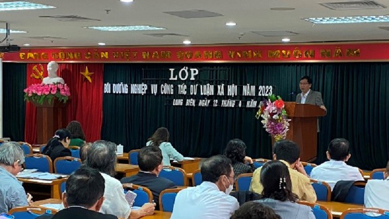 Bồi dưỡng nghiệp vụ công tác nắm bắt, xử lý và định hướng dư luận xã hội năm 2023