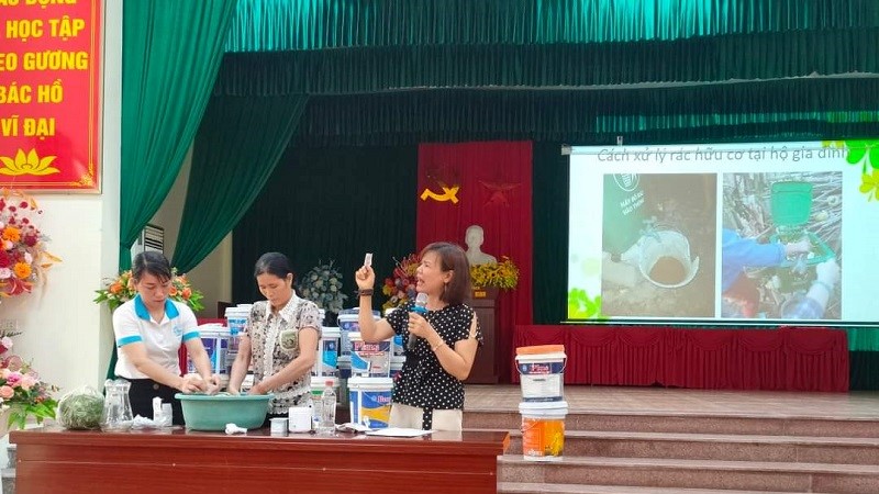 Hội LHPN huyện Ứng Hòa: Phát huy hiệu quả mô hình “Phân loại, xử lý rác thải tại hộ gia đình“