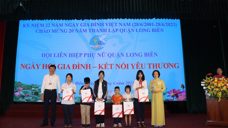 Hội LHPN quận Long Biên nhiều hoạt động ý nghĩa tại “Ngày hội gia đình - Kết nối yêu thương“