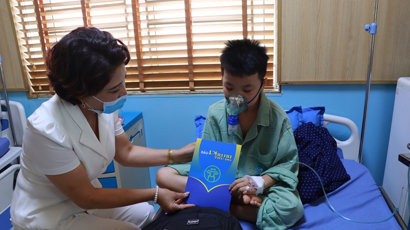 Tiếp tục hoạt động thăm, chia sẻ mất mát với các nạn nhân trong vụ cháy tại quận Thanh Xuân