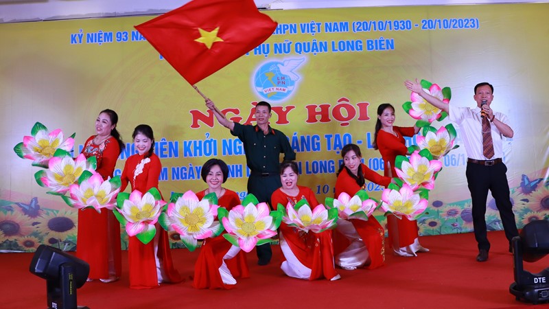 Tưng bừng Ngày hội phụ nữ Long Biên khởi nghiệp sáng tạo năm 2023