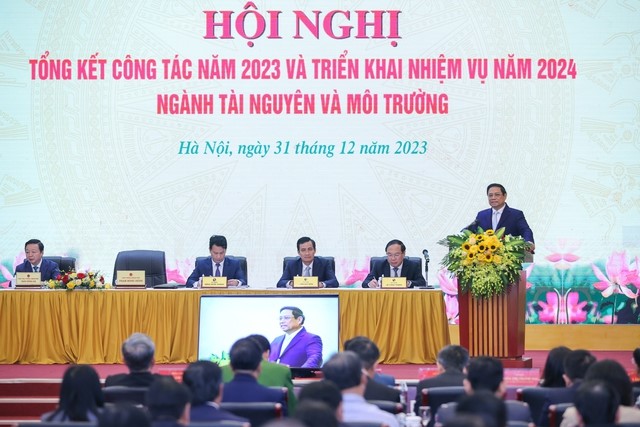 Ngành tài nguyên và môi trường cần đặc biệt coi trọng công tác cán bộ và đẩy mạnh phân cấp, ủy quyền