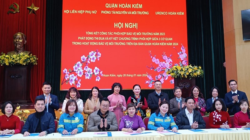 Quận Hoàn Kiếm ký kết giao ước thi đua trong công tác bảo vệ môi trường năm 2024