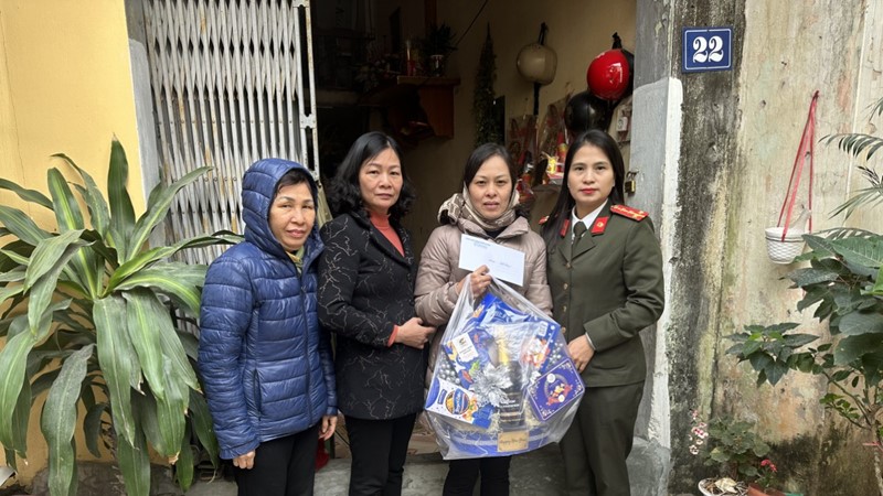 Để mọi gia đình hội viên phụ nữ đều có Tết an vui, đầm ấm