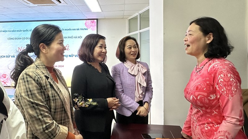 Nói chuyện chuyên đề  “Lịch sử và truyền thống Hội LHPN Việt Nam”