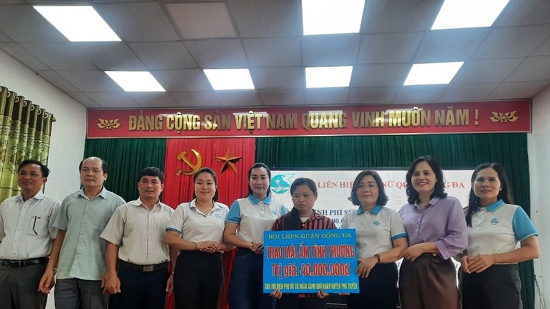 Hội LHPN quận Đống Đa: Hỗ trợ kinh phí xây mái ấm tình thương cho phụ nữ khó khăn huyện Phú Xuyên
