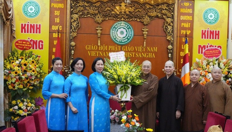 Hội LHPN Hà Nội: Thăm, chúc mừng Đại lễ Phật đản năm 2024