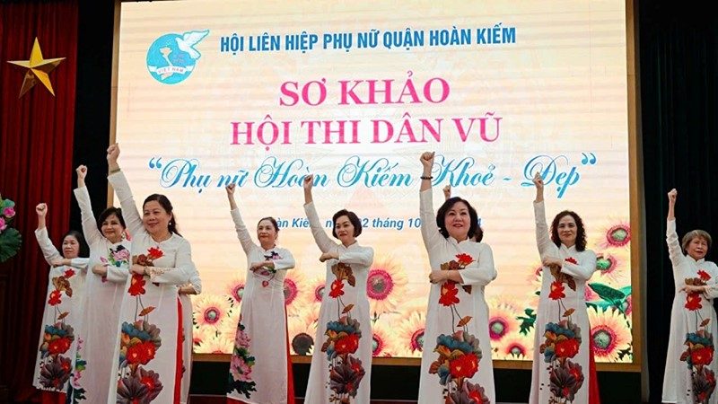 LHPN quận Hoàn Kiếm: Sôi nổi hội thi dân vũ  chào mừng 70 năm ngày Giải phóng Thủ đô 10/10