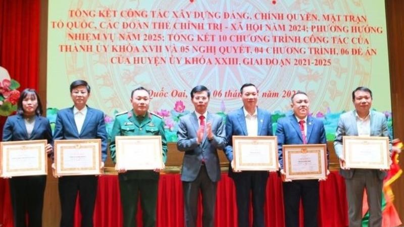 Huyện Quốc Oai: Khen thưởng các tập thể và cá nhân vì có thành tích trong công tác xây dựng Đảng