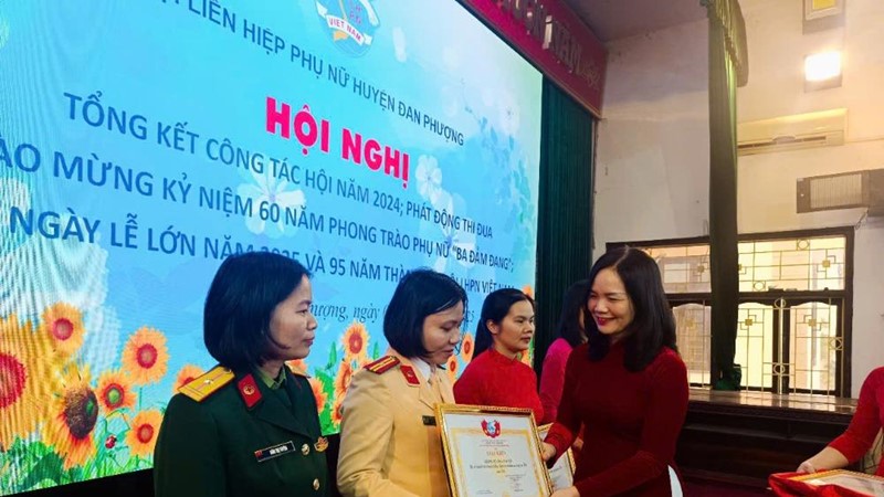 Hội LHPN huyện Đan Phượng biểu dương nhiểu tập thể, cá nhân xuất sắc trong phong trào thi đua