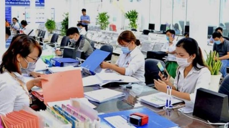 Đối tượng được áp dụng chế độ, chính sách nghỉ hưu trước tuổi khi thực hiện sắp xếp tổ chức bộ máy 