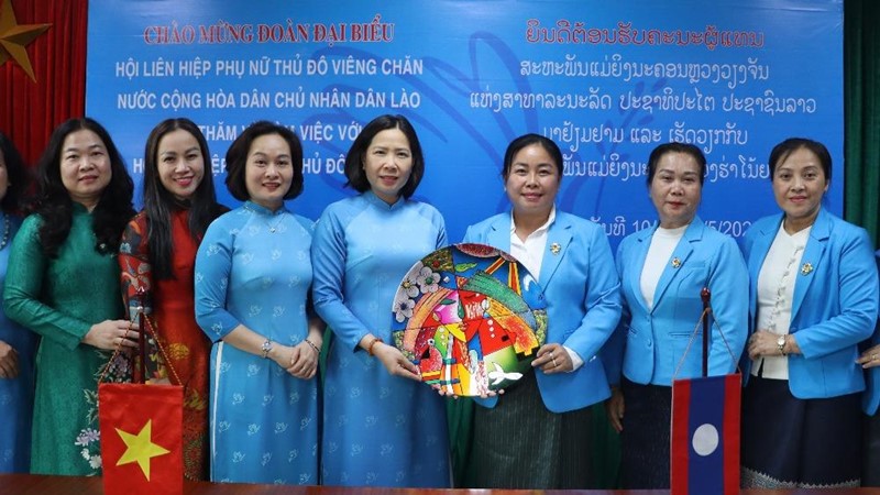 Tăng cường mối quan hệ hữu nghị truyền thống, hợp tác toàn diện giữa Phụ nữ thủ đô Việt Nam - Lào