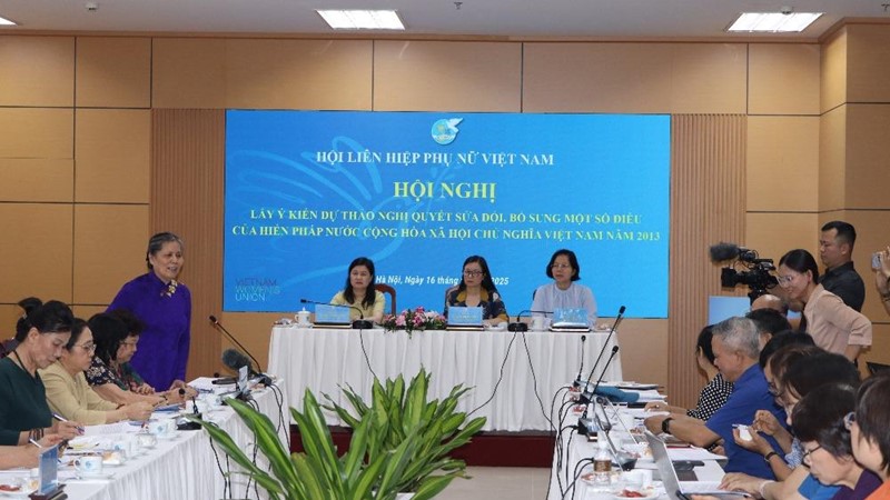 Hội LHPN Việt Nam: Lấy ý kiến dự thảo Nghị quyết sửa đổi, bổ sung một số điều của Hiến pháp năm 2013