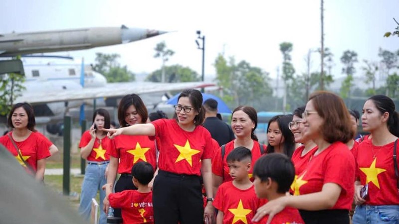 Hội LHPN huyện Gia Lâm tổ chức chương trình “Mẹ đỡ đầu - Viết tiếp câu chuyện hòa bình”