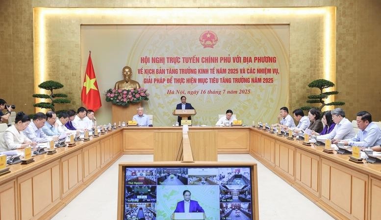 Thủ tướng Chính phủ: Phấn đấu tăng trưởng kinh tế năm 2025 từ 8,3-8,5%