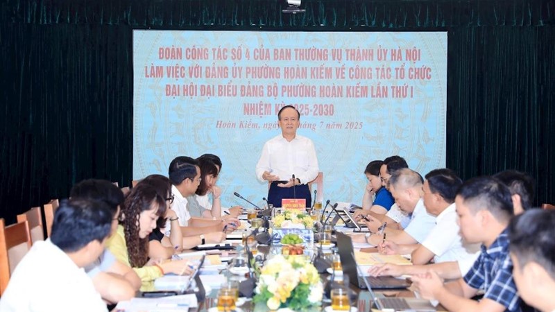 Đoàn công tác số 4 của Ban Thường vụ Thành ủy kiểm tra công tác chuẩn bị Đại hội Đảng tại phường Hoàn Kiếm, Hồng Hà