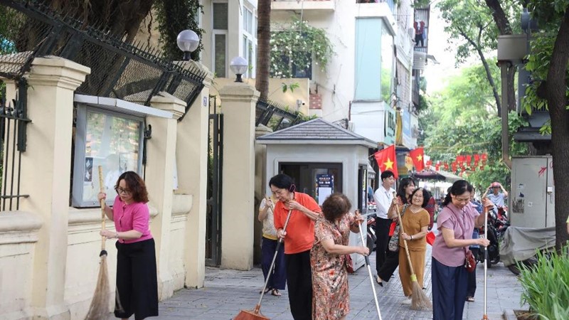 Phường Cửa Nam, TP Hà Nội: Ra quân tổng vệ sinh môi trường trên địa bàn 