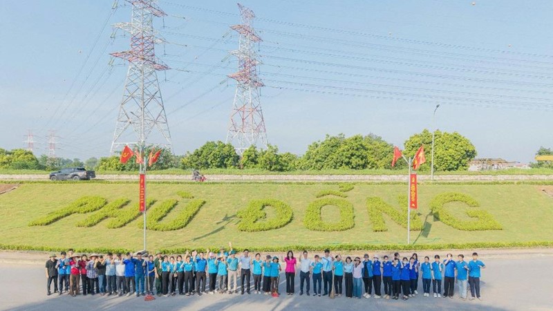 Xã Phù Đổng ra quân tổng vệ sinh môi trường, lan tỏa mạnh mẽ thông điệp Hà Nội “Sáng - Xanh - Sạch - Đẹp”