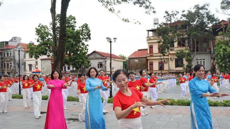 Hơn 80.000 cán bộ, hội viên phụ nữ Thủ đô đồng diễn dân vũ chào mừng Quốc khánh 2/9