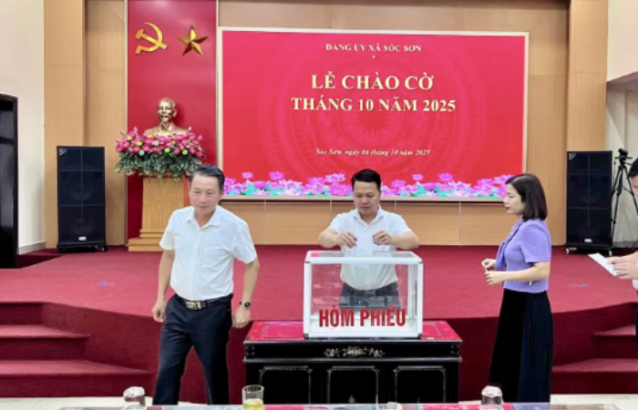 Xã Sóc Sơn tổ chức quyên góp, ủng hộ đồng bào bị thiệt hại do ảnh hưởng mưa bão
