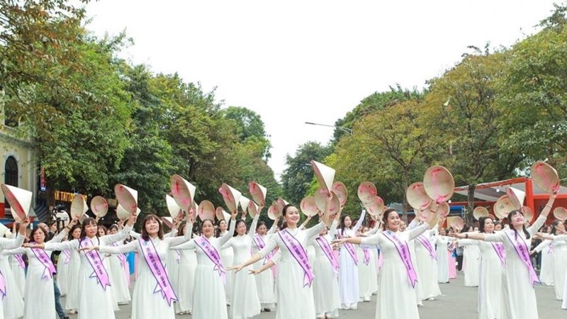  Phụ nữ Thủ đô khẳng định vai trò, vị trí quan trọng trong gia đình và xã hội