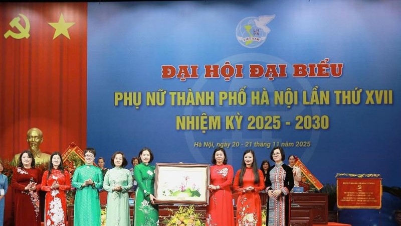 Phụ nữ thành phố Hà Nội phải đi đầu, trở thành điểm sáng, dẫn dắt phụ nữ cả nước về chuyển đổi số