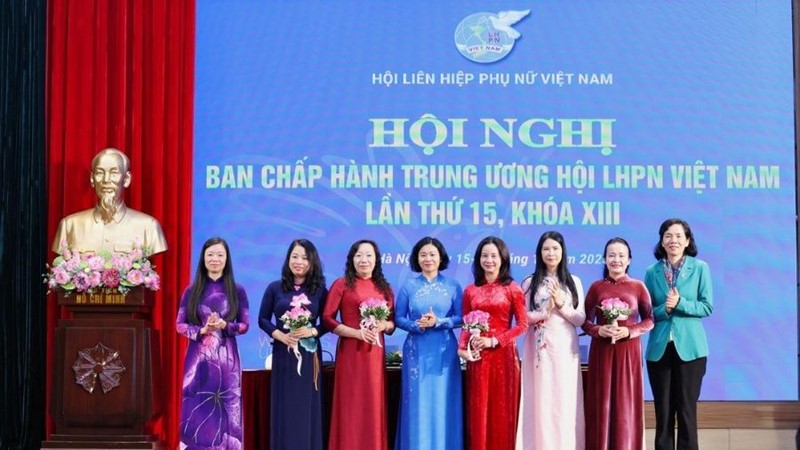 Bầu 5 đồng chí tham gia Ban Chấp hành TƯ Hội LHPN Việt Nam khóa XIII, nhiệm kỳ 2022-2027