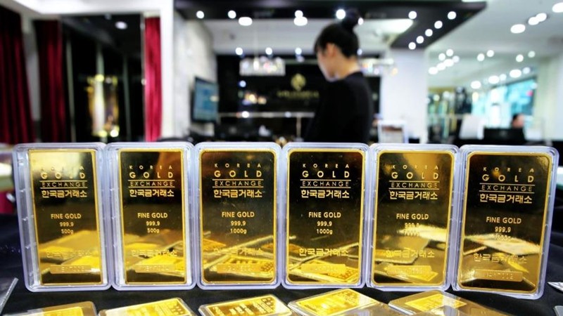 Giá vàng áp sát ngưỡng 4.500 USD/ounce, giá bạc phá mốc 70 USD/ounce