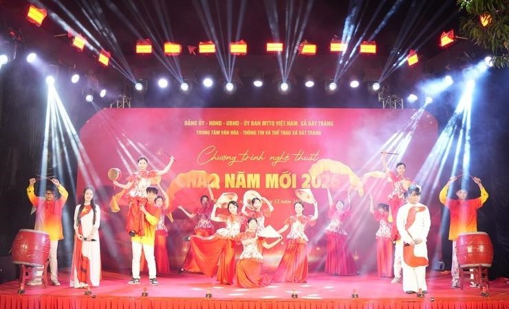 Tưng bừng chương trình nghệ thuật chào đón năm mới 2026
