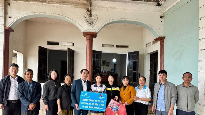 Hội LHPN xã Trung Giã lan tỏa chương trình “Mẹ đỡ đầu” giúp đỡ trẻ có hoàn cảnh khó khăn trên địa bàn