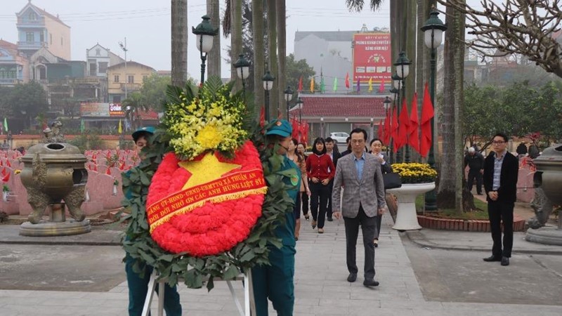 Xã Thuận An: Viếng Nghĩa trang Liệt sĩ nhân dịp tết Nguyên đán Bính Ngọ 