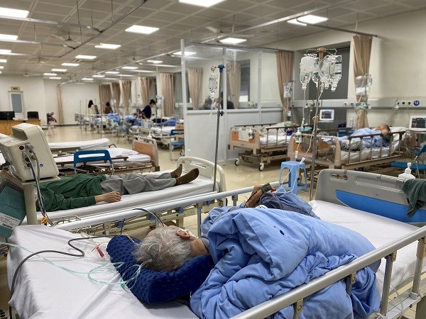 Gia tăng bệnh nhân nhập viện vì nồm ẩm