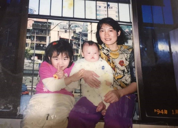 Nước mắt ngày hội ngộ 