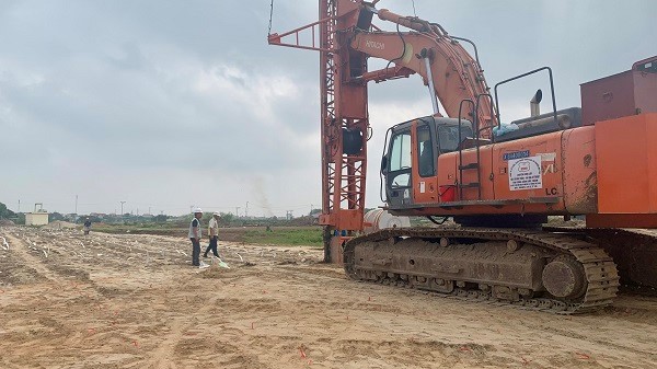 “Vượt nắng thắng mưa” để đảm bảo tiến độ