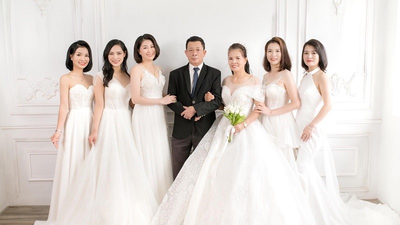 Hạnh phúc trong ngôi nhà có 5 cô con gái