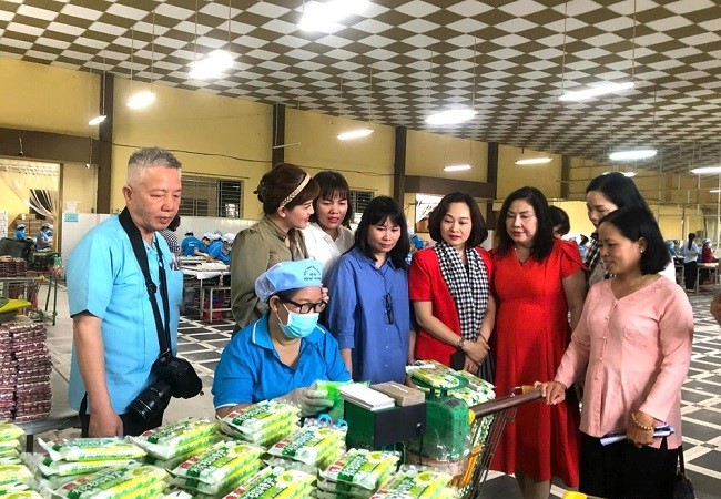 Tham quan nhiều mô hình làm kinh tế giỏi tại các tỉnh Tây Nam Bộ