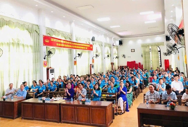 Phụ nữ Hương Sơn ứng xử đẹp trong hoạt động lễ hội