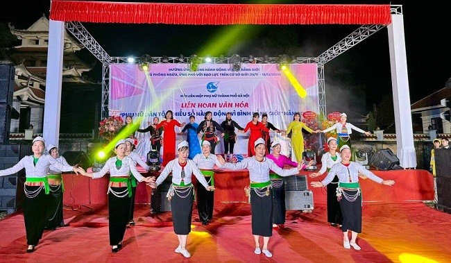 Giúp phụ nữ dân tộc thiểu số thay đổi “nếp nghĩ, cách làm“