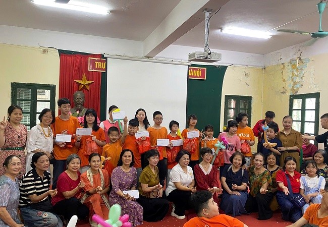 Nhà báo nữ và hành trình thiện nguyện từ trái tim