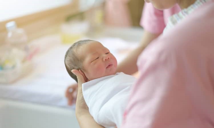 Ngày Dân số thế giới (11/7):  Việt Nam khuyến sinh để ứng phó với già hóa dân số