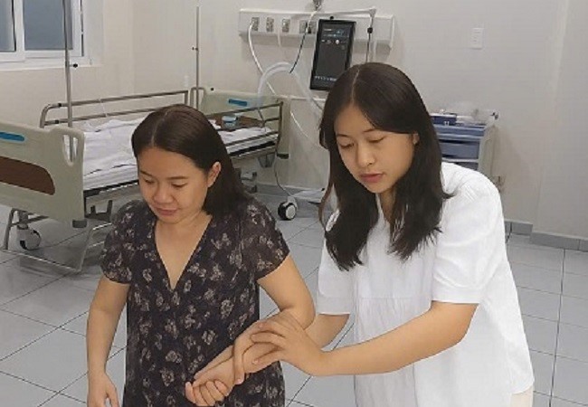 Bài học yêu thương sau cú ngã của mẹ
