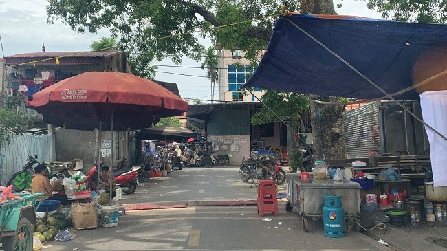 Hà Nội xử lý dứt điểm chợ cóc, chợ tạm trong năm 2025